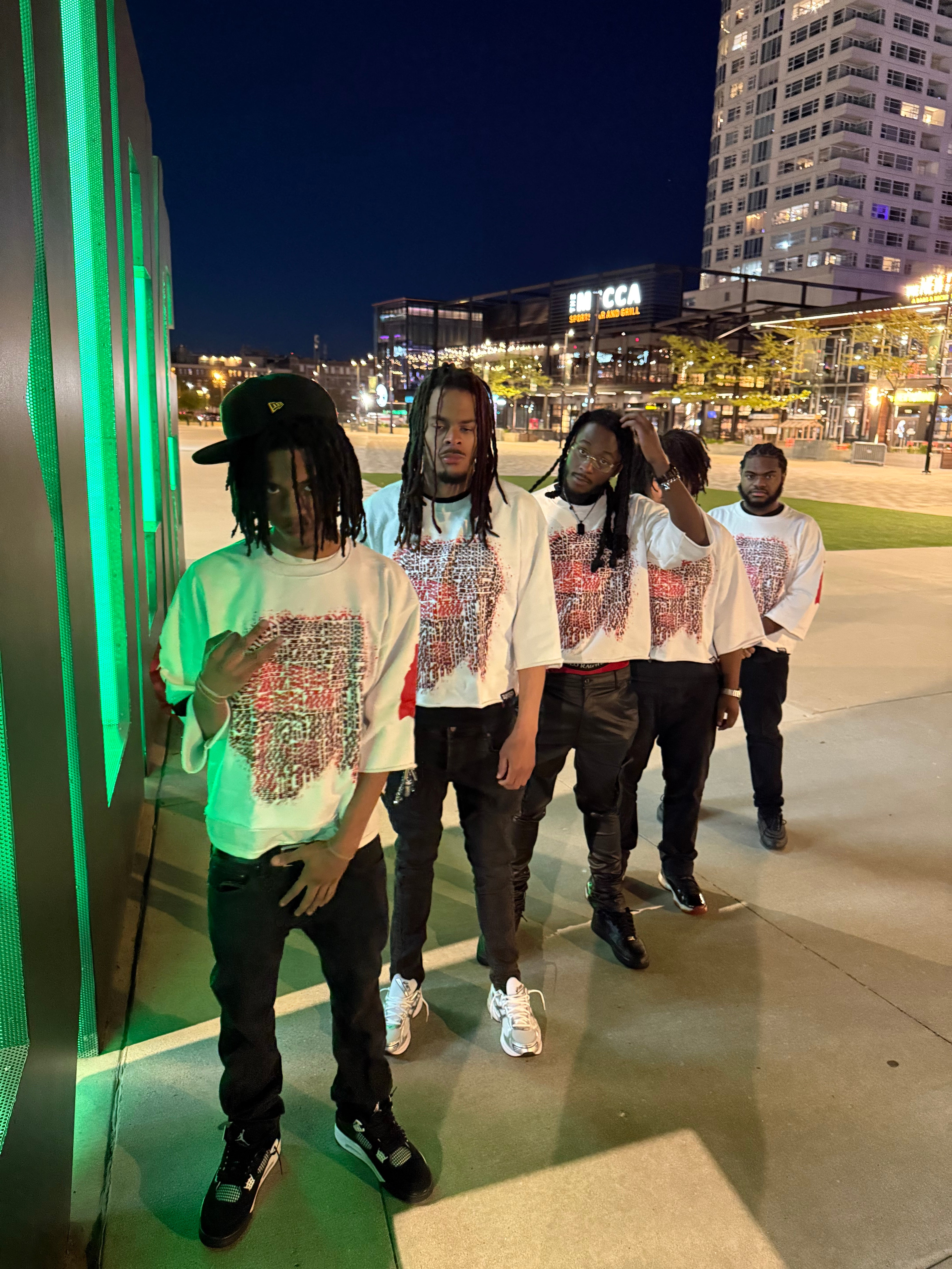 CROPPED “HEAD ON A SWIVEL” SHIRT (WHITE & RED)