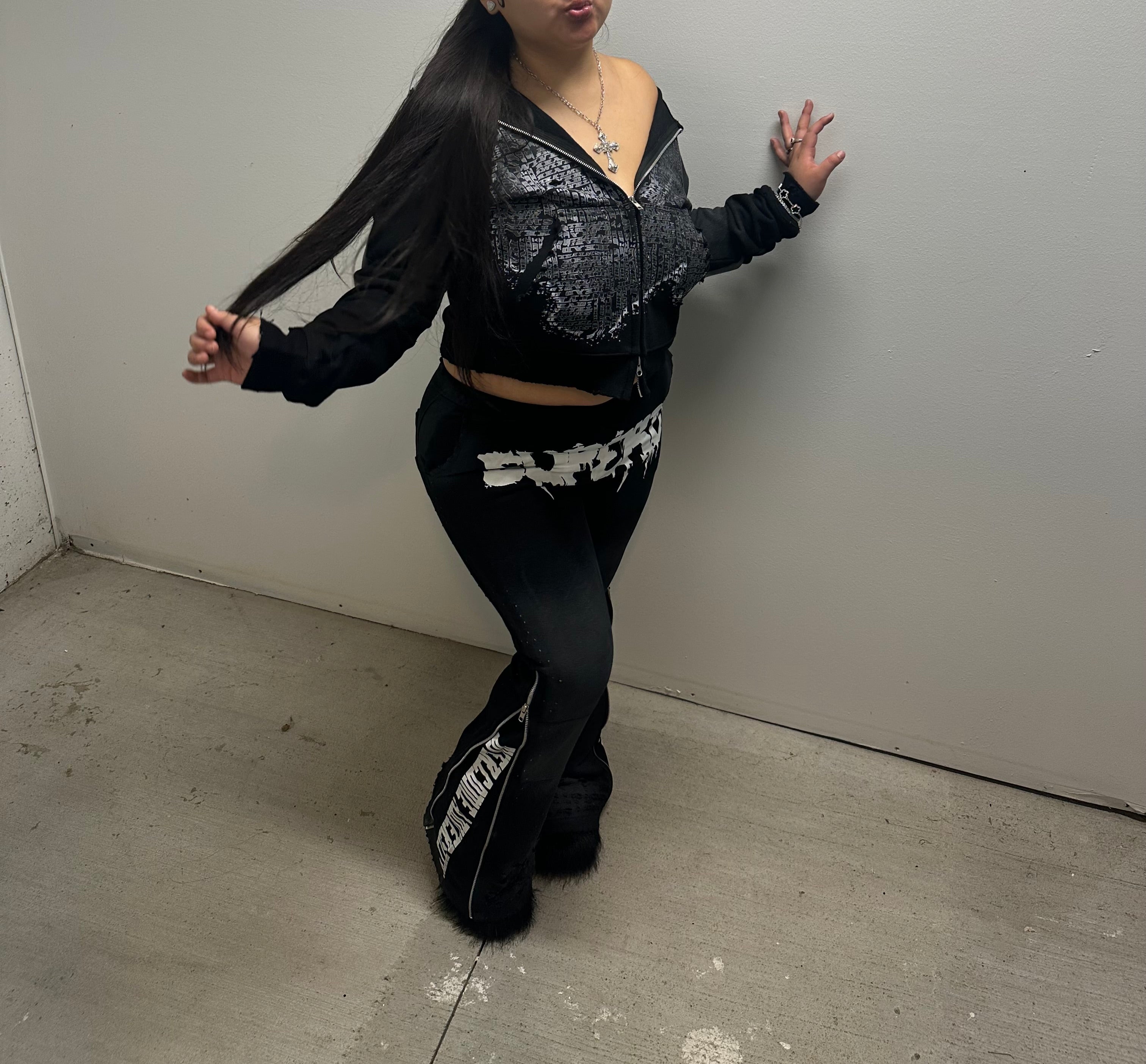 “HEAD ON A SWIVEL” TRACKSUIT (BLACK & WHITE)