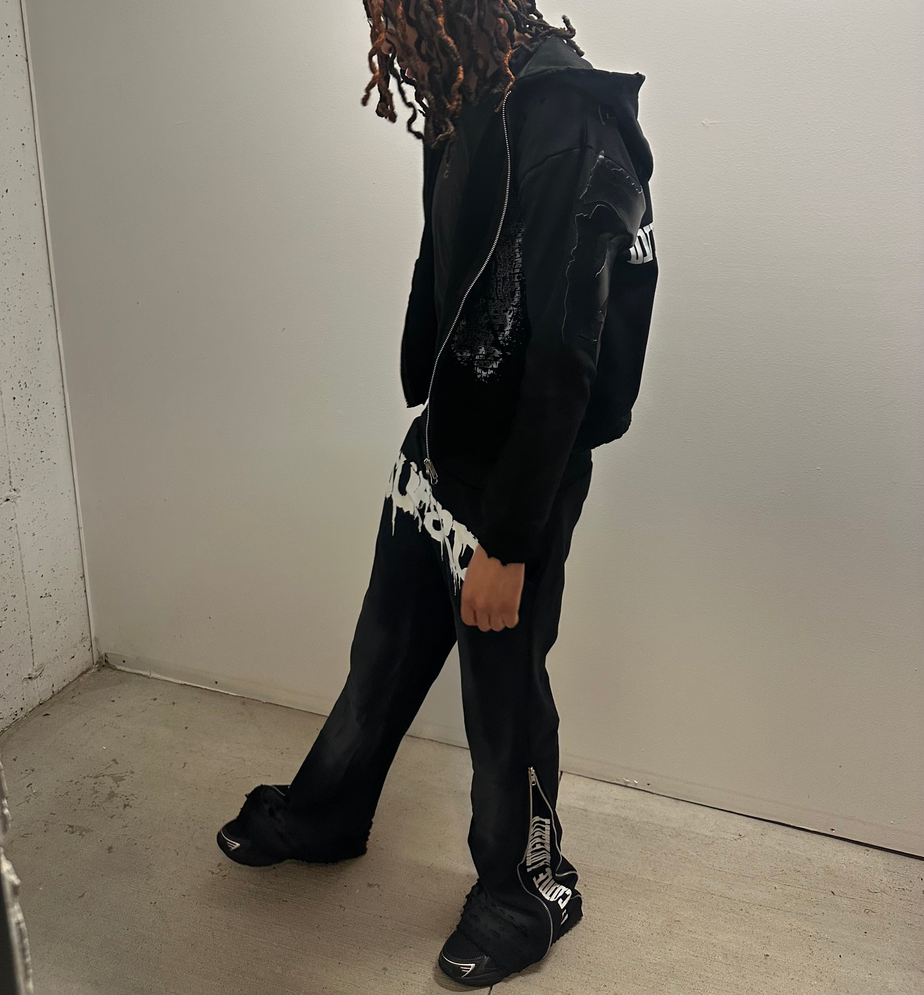 “HEAD ON A SWIVEL” TRACKSUIT (BLACK & WHITE)